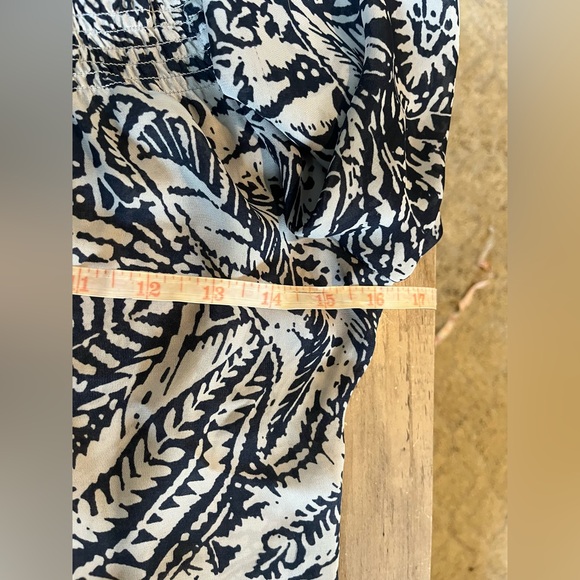 Banana Republic Patterned Scoop Neck Blouse XSmall - Picture 5 of 9